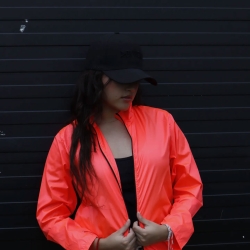 Chompa Rompevientos Fucsia